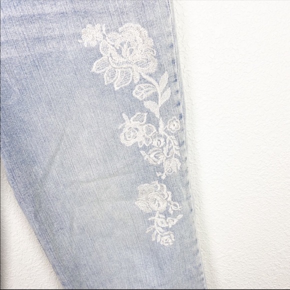 Chico’s Jeans - Platinum Light Wash Skimmer - Picture 2 of 5